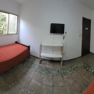 Habitación Estándar con 2 Camas Individuales